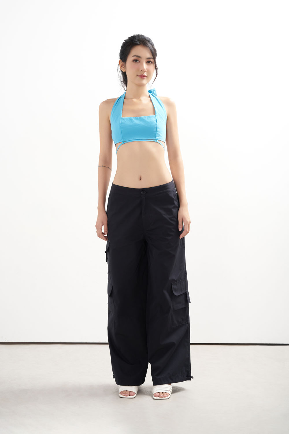 [OUTLET SALE] DOTTIE - Áo kiểu buộc nơ hở lưng T0635