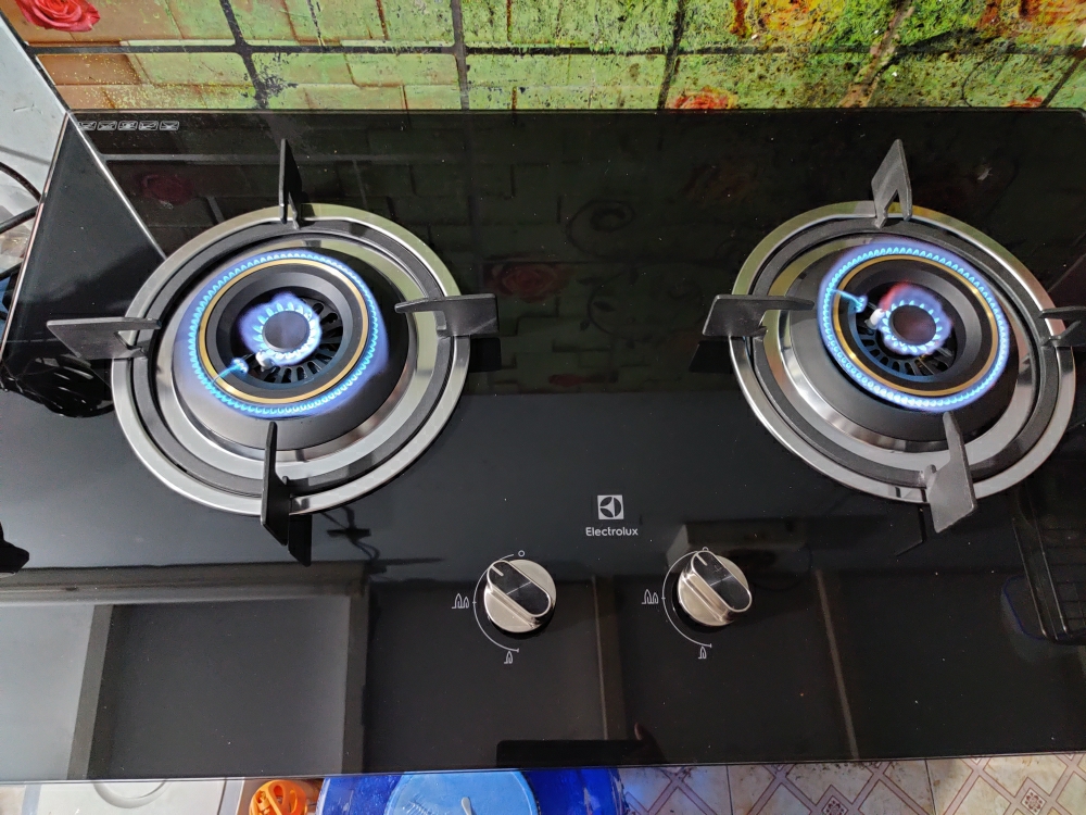 Bếp gas âm Electrolux EHG723BA Hàng trưng bày Chính Hãng +Tặng Van Dây ga ngắt gas, IC đánh lửa tự động, đầu đốt đồng thau Bảo Hành 24 Tháng