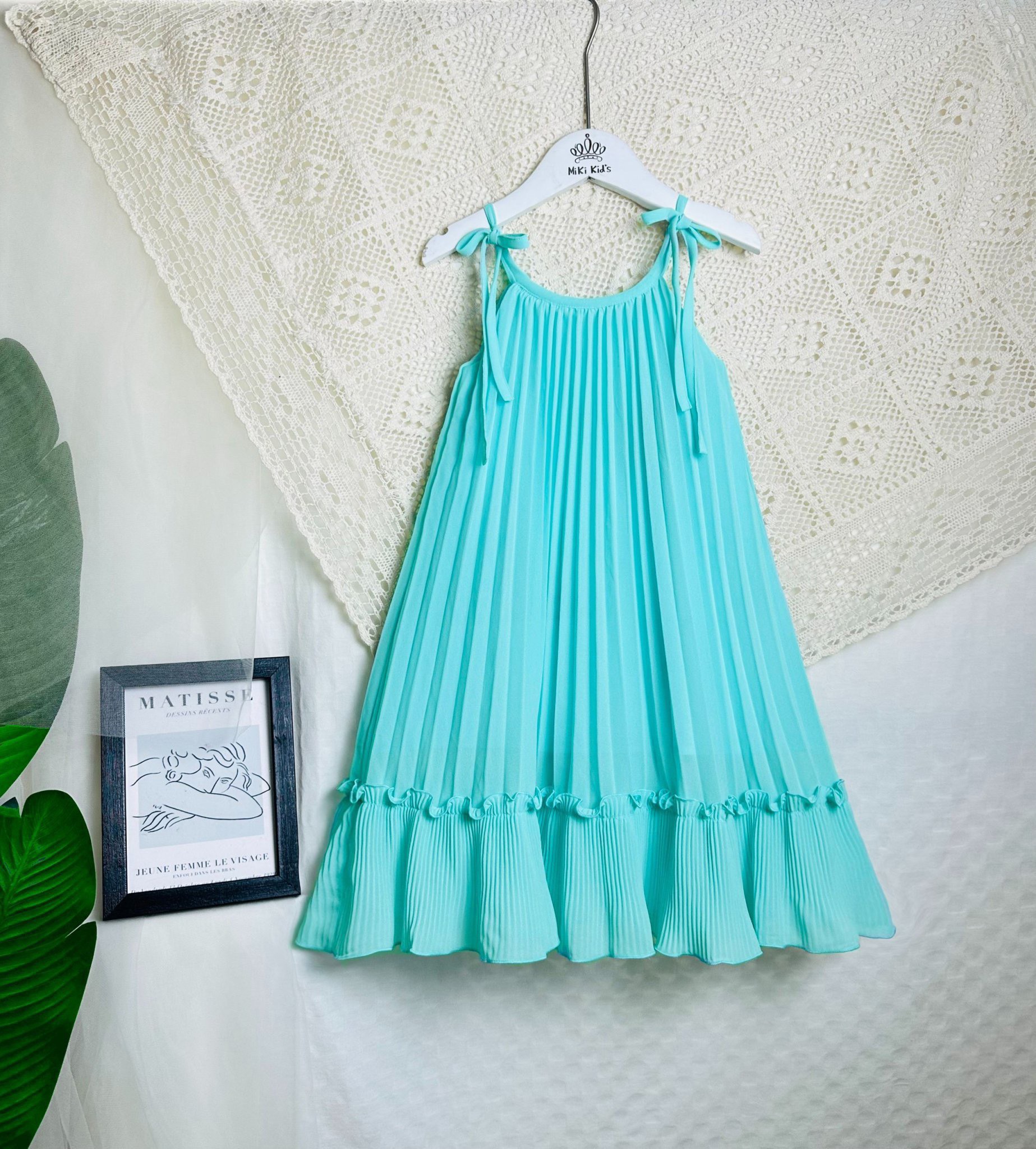 Đầm maxi đi biển bé gái cổ yếm cột nơ xòe rộng