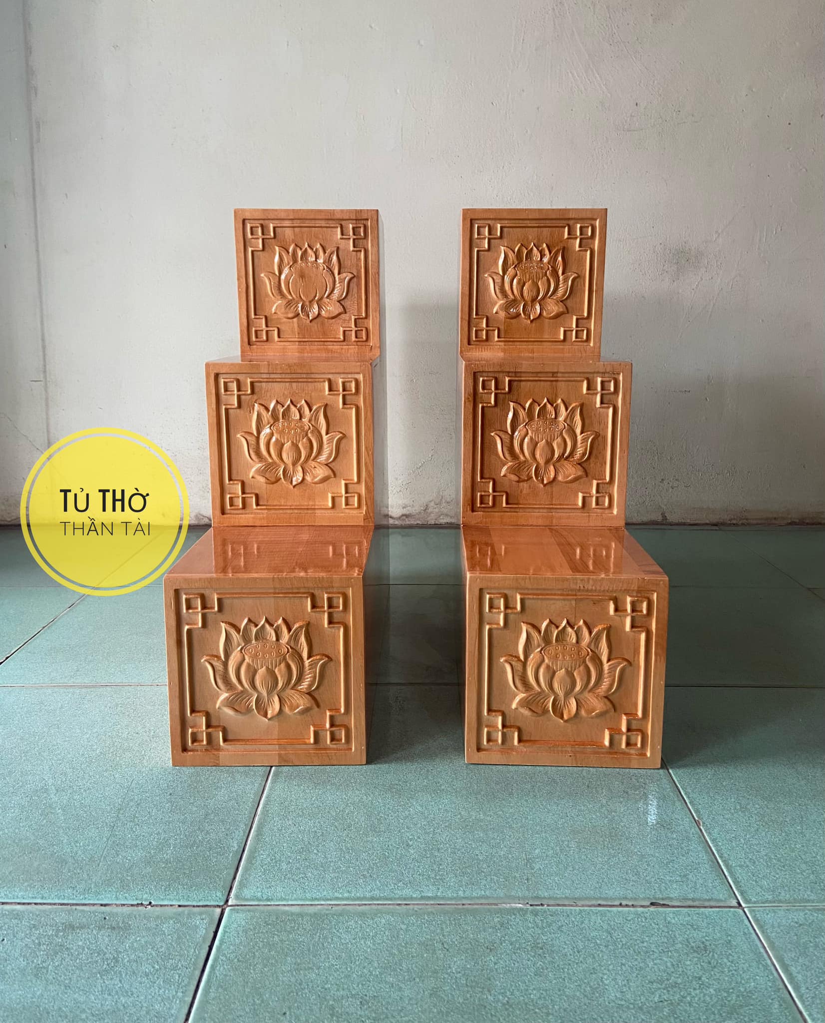 Bục tam cấp bàn thờ thần tài khắc Hoa Sen ( Hàng loại 1 100% Gỗ )