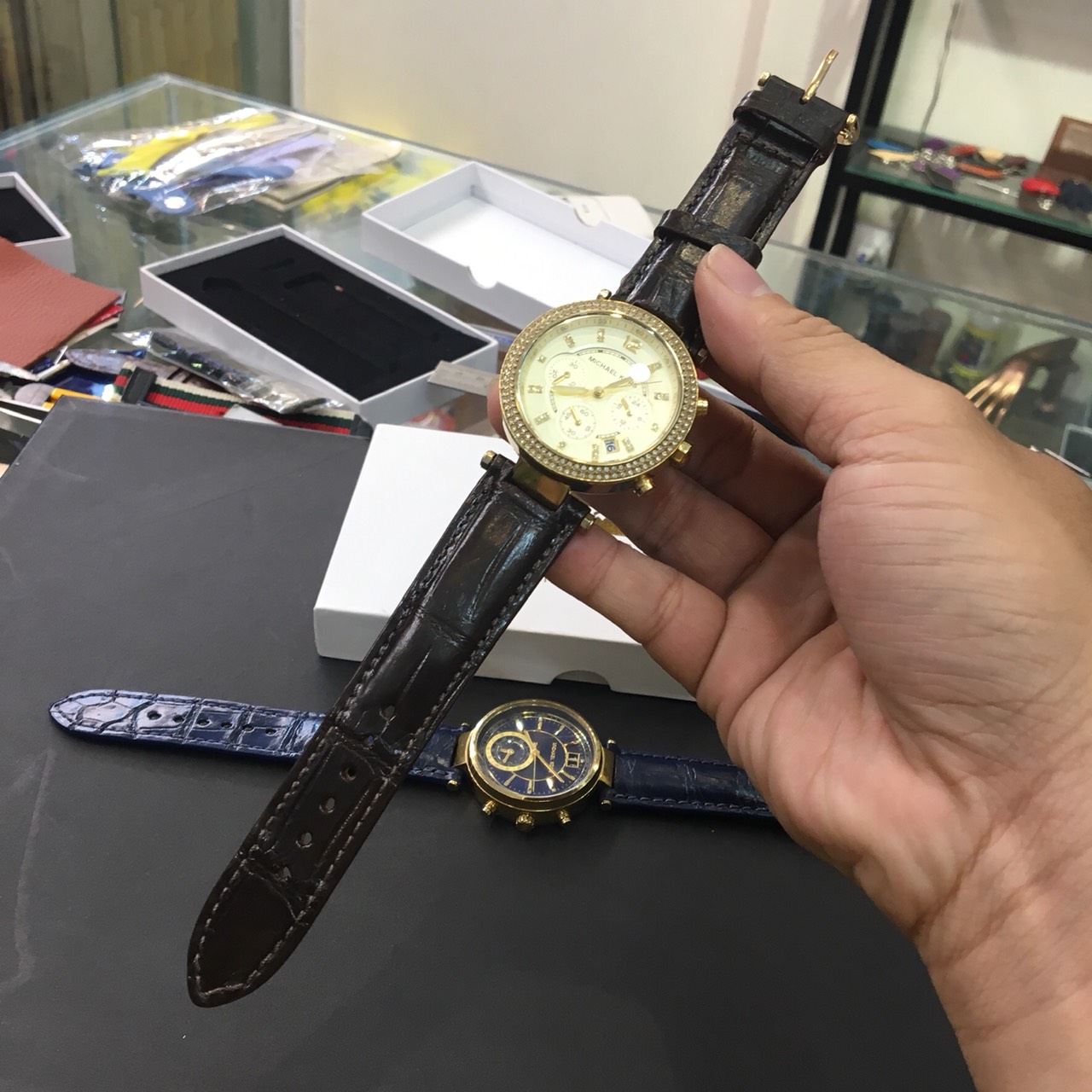 [HCM]Chốt dây đồng hồ Michael Kors