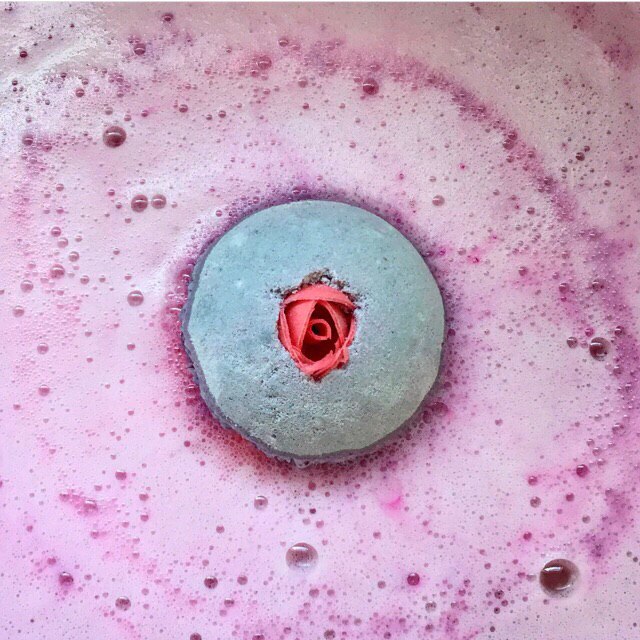 Bom tắm LUSH - S.e.x Bomb bath bomb