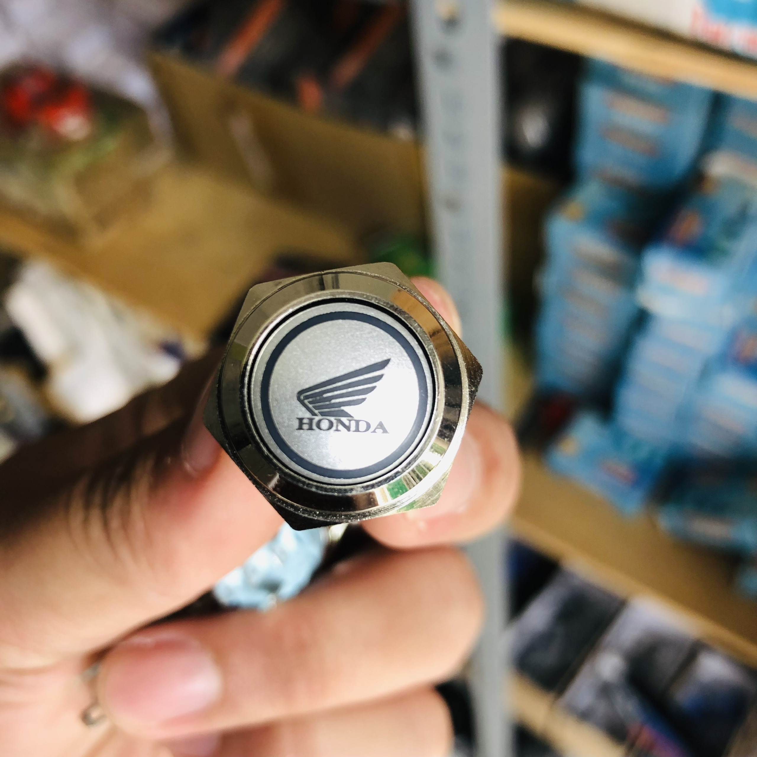 Nút nhấn công tắc có Led gắn xe máy/ô tô