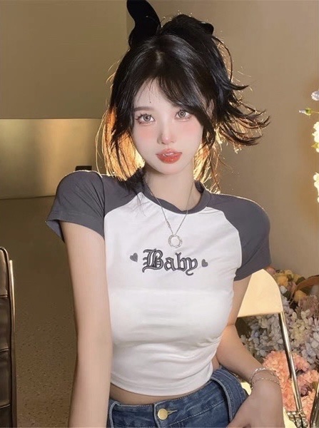 Áo croptop phối màu có thêu logo baby ở ngực dễ thương bb1 / áo croptop ngắn tay thêu chữ xinh