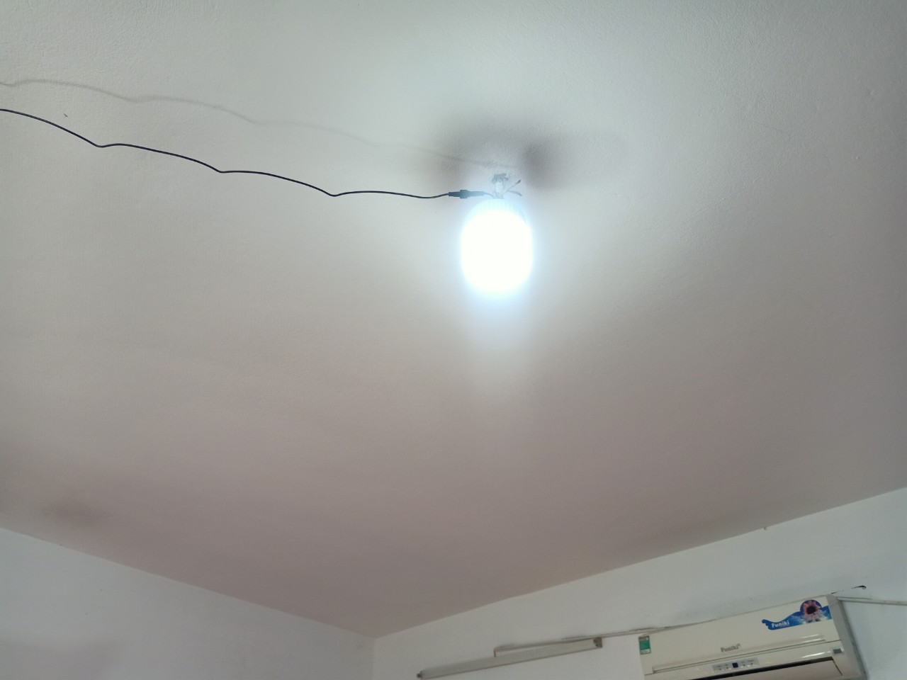 Đèn led búp 100w năng lượng mặt trời