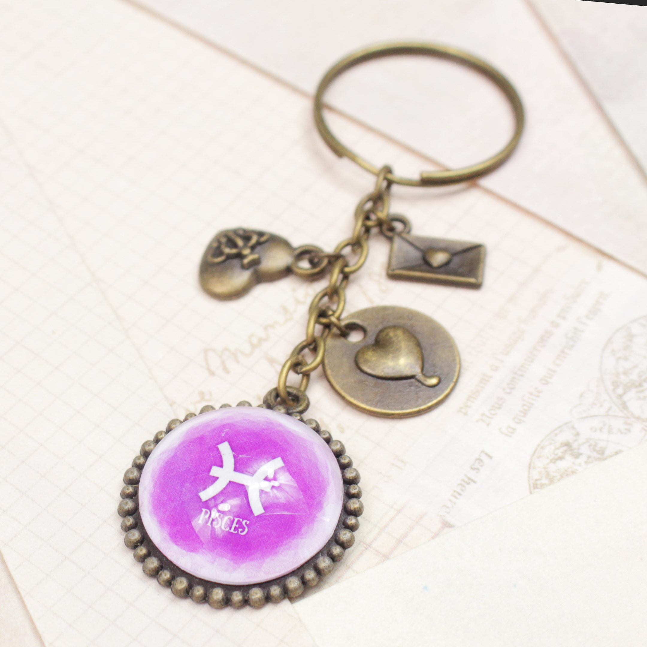 Móc khóa 12 cung hoàng đạo Zodiac màu sắc tươi sáng siêu đẹp 06646-MK20MM0031