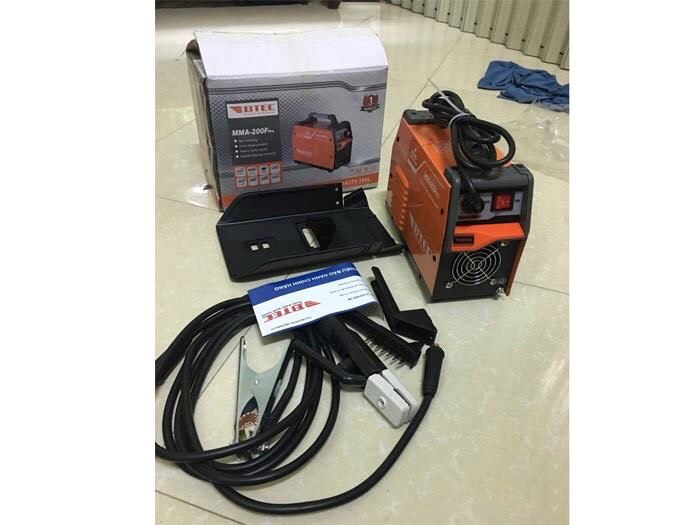 Máy hàn que điện tử mini btec mma 200f pro hàn que liên tục 26li moter đồng bảo hành 1 năm