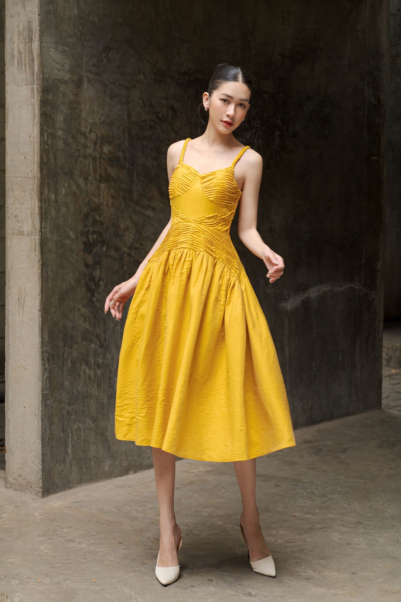 Voucher siêu sale 15% OLV - Đầm Shiny Ruched Dress