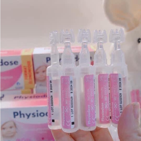 Nước Muối Sinh Lý Physiodose Vệ sinh mắt, mũi, miệng cho bé (Hộp 40 ống x 5ml)