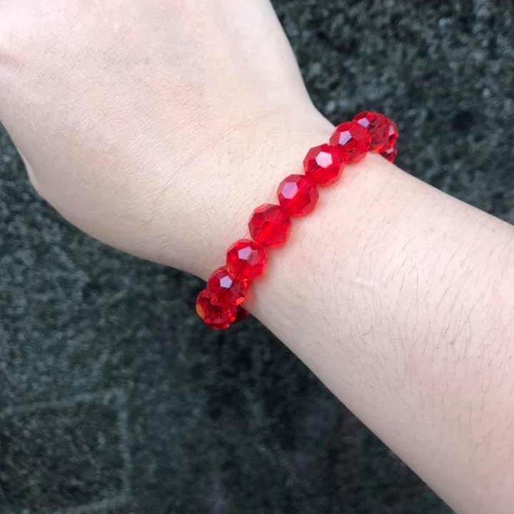 [HCM]VÒNG  PHA LÊ ĐỎ CẮT GIÁC HẠT 10LY
