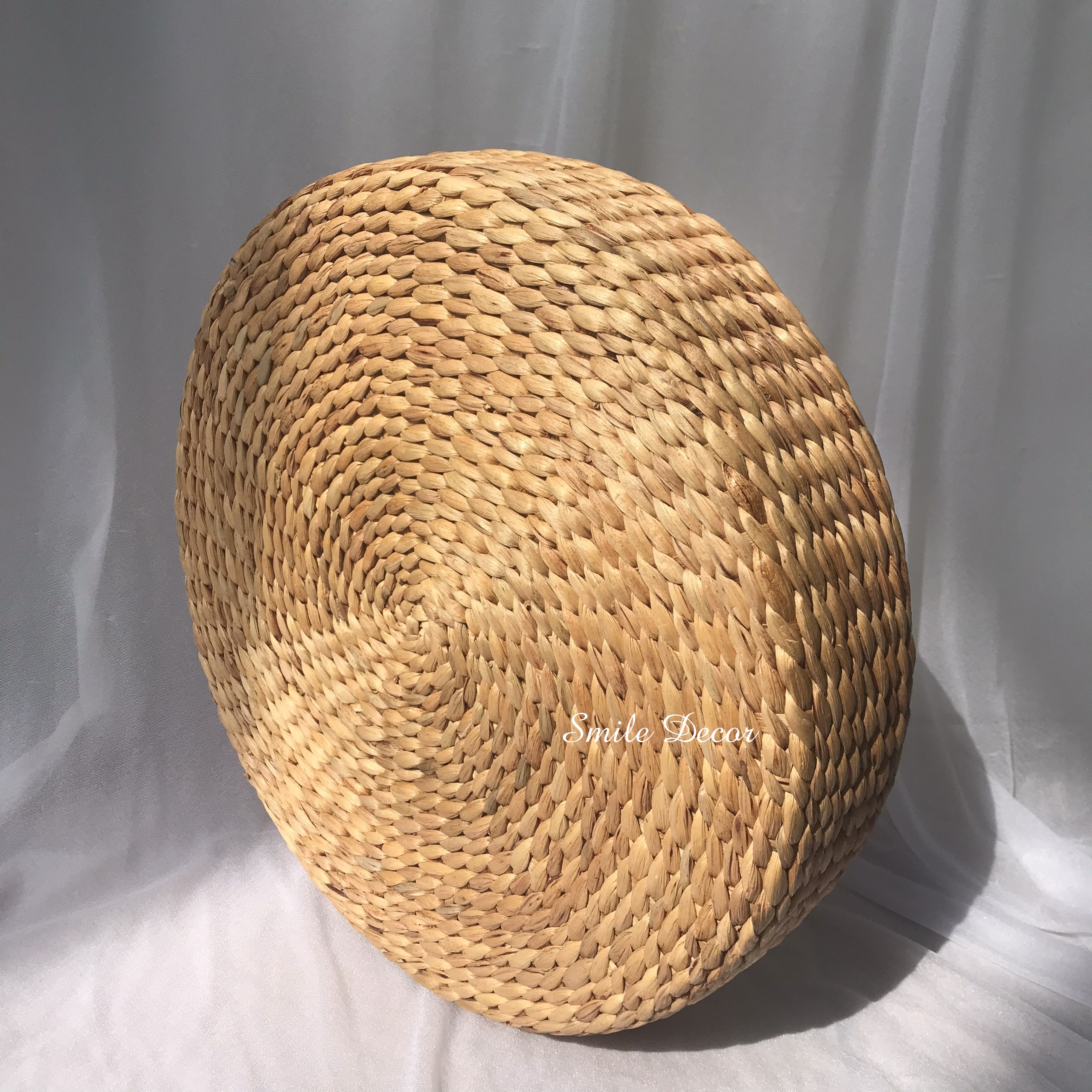 Đệm ngồi bệt Smile Decor hình tròn đan lục bình dùng ngồi thiền , yoga , bàn trà Nhật