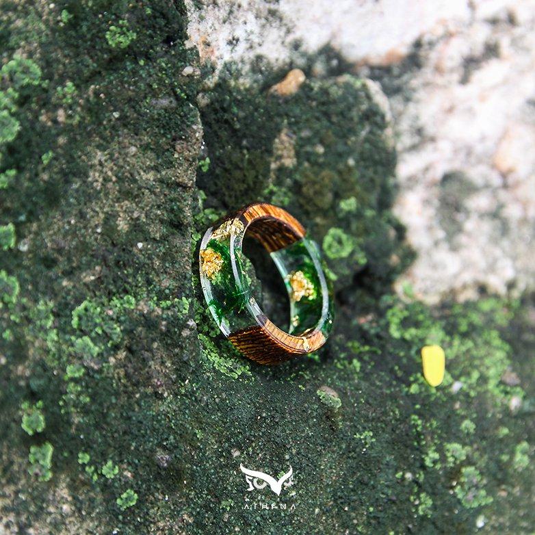 GREEN MOSS GOLDEN RINGS