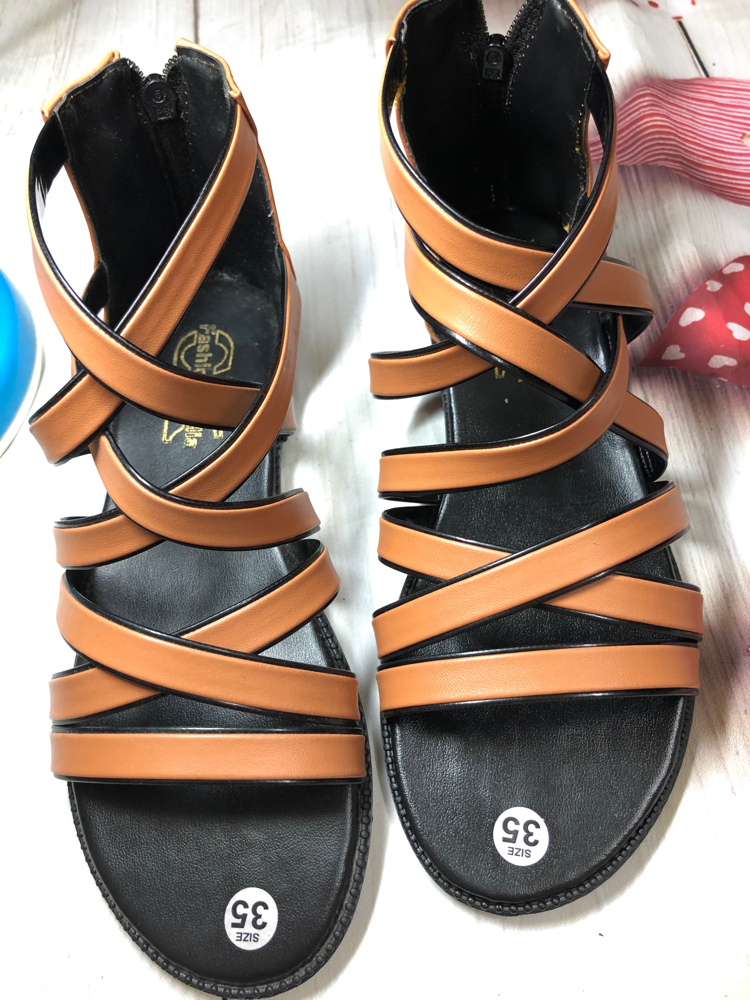 Sandal quai dan chéo chiến binh rất nhẹ