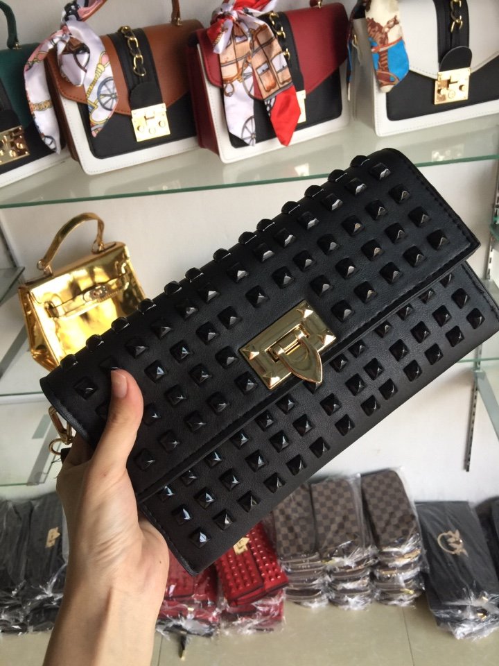 Clutch Thời Trang Nữ Nạm Đinh 3M31