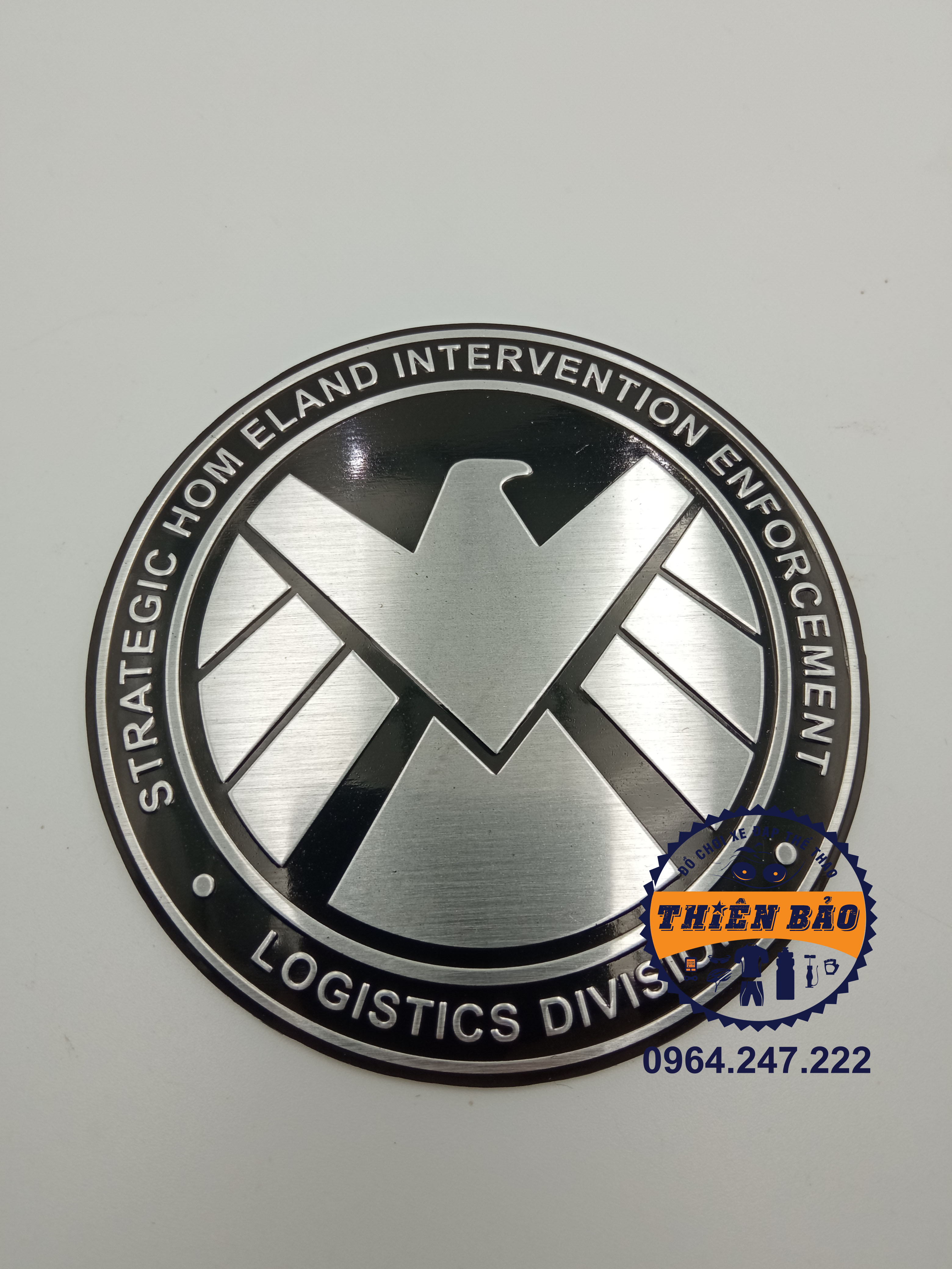 Tem dán xe logo Shield Vector Decal dán xe thân trắng nền đen #9