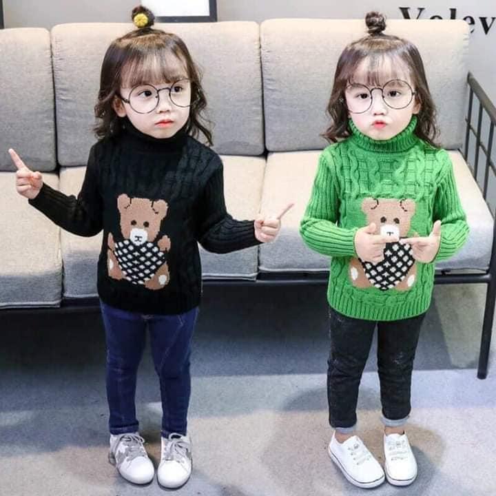 áo len thừng cổ lọ in hình gấu cho bé