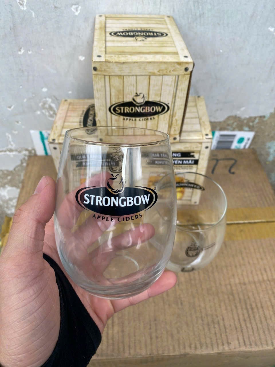 Ly cà phê trứng muối 250ml Strongbow