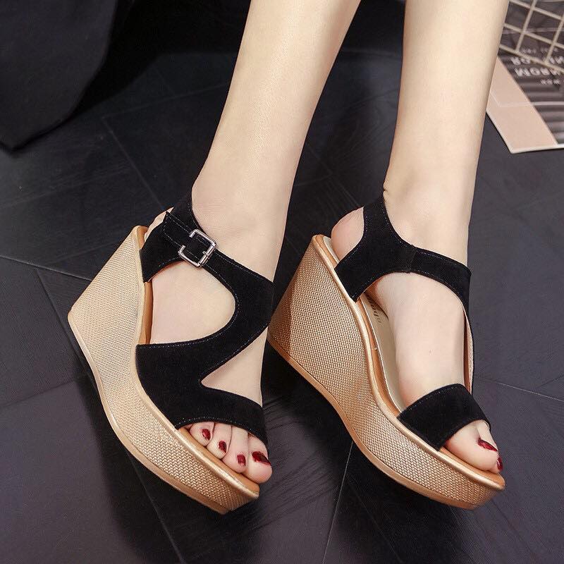 Sandal đế xuồng 9cm đen nhung chữ z
