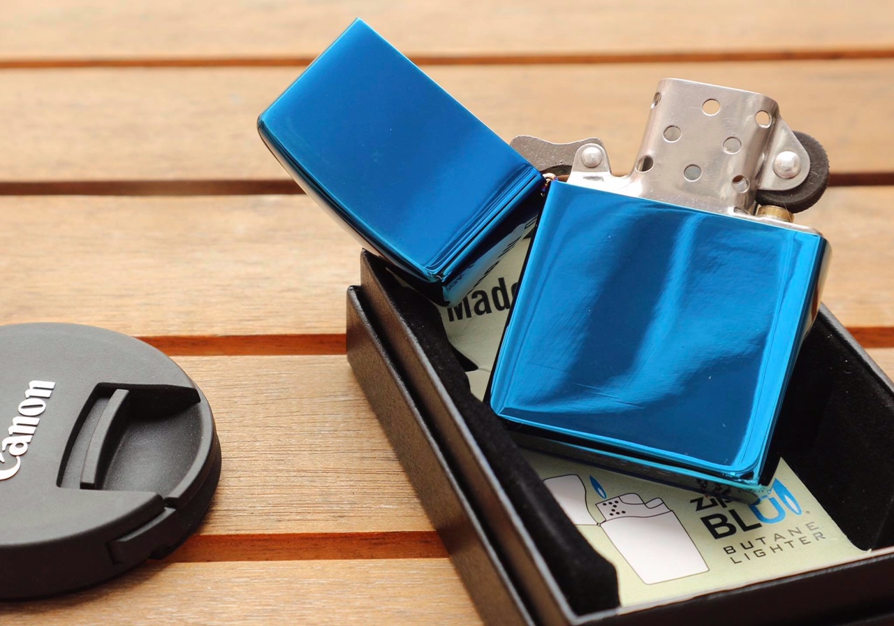 Bật Lửa Zippo USA Trơn Tem Đỏ Cao Cấp