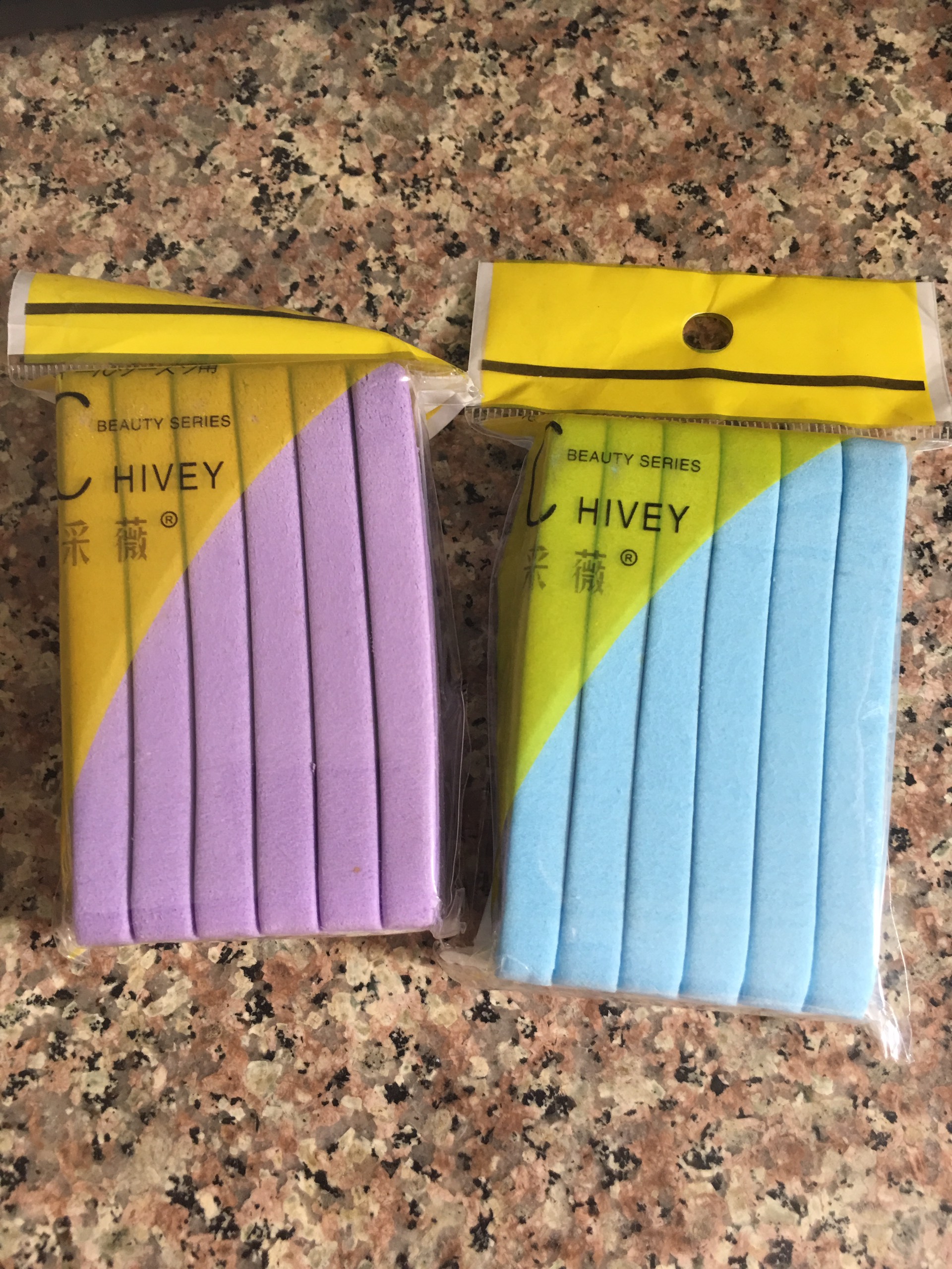 Bộ mút bọt biển rữa mặt Chivey