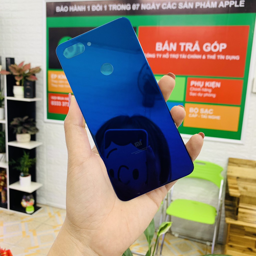 Nắp lưng / kính lưng Xiaomi Mi 8 Lite chính hãng , bảo hành đổi trả hàng như hình.