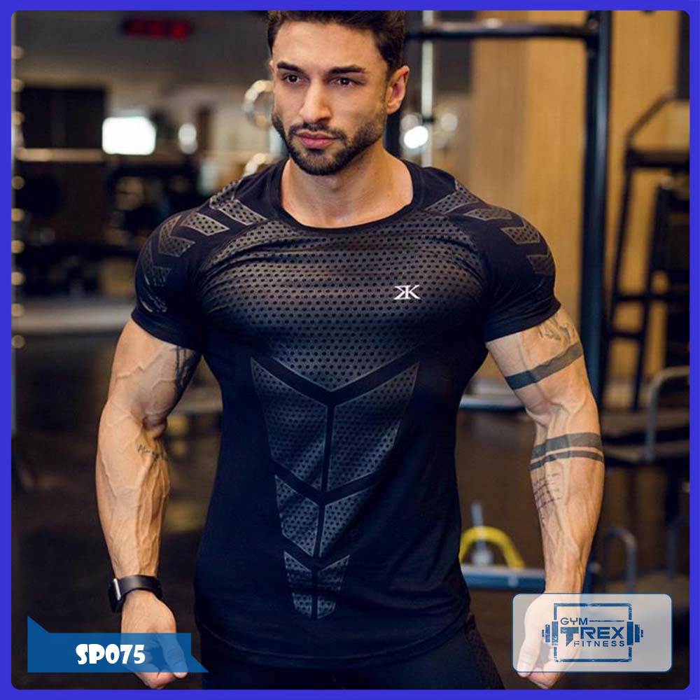 >> SO SÁNH GIÁ QUẦN ÁO TẬP GYM NAM CẦN THƠ | Shopee Lazada Sendo Tiki 20 Áo gym nam cộc tay CK Trex Sport SP075 - Áo tập gym nam ôm body (Men T-Shirt, áo gym shark, áo gym body, quần áo tập gym nam, áo thun nam tập gym)