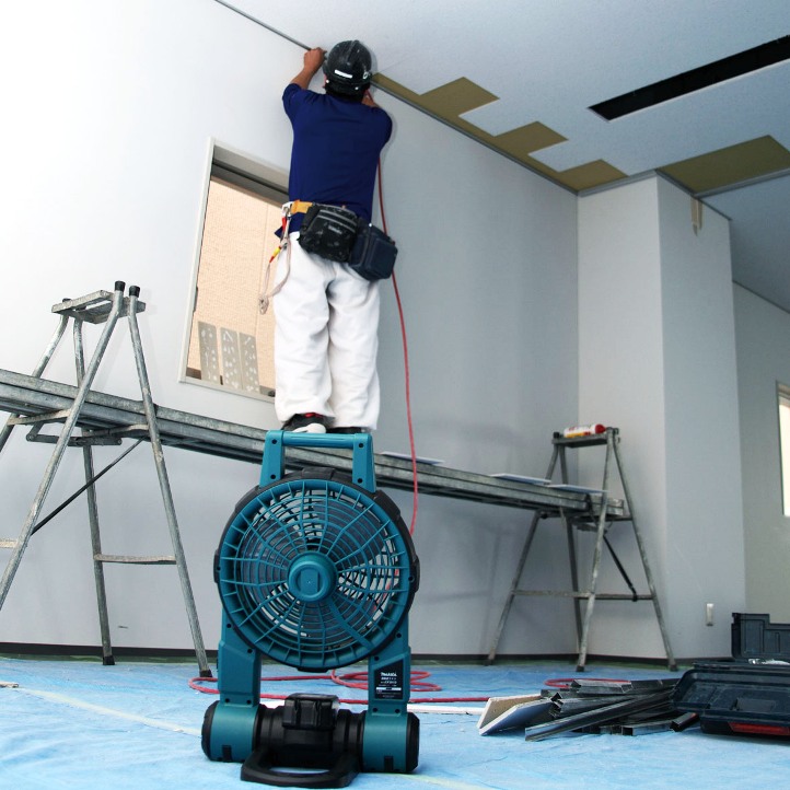 Quạt dùng pin và điện Makita DCF201Z