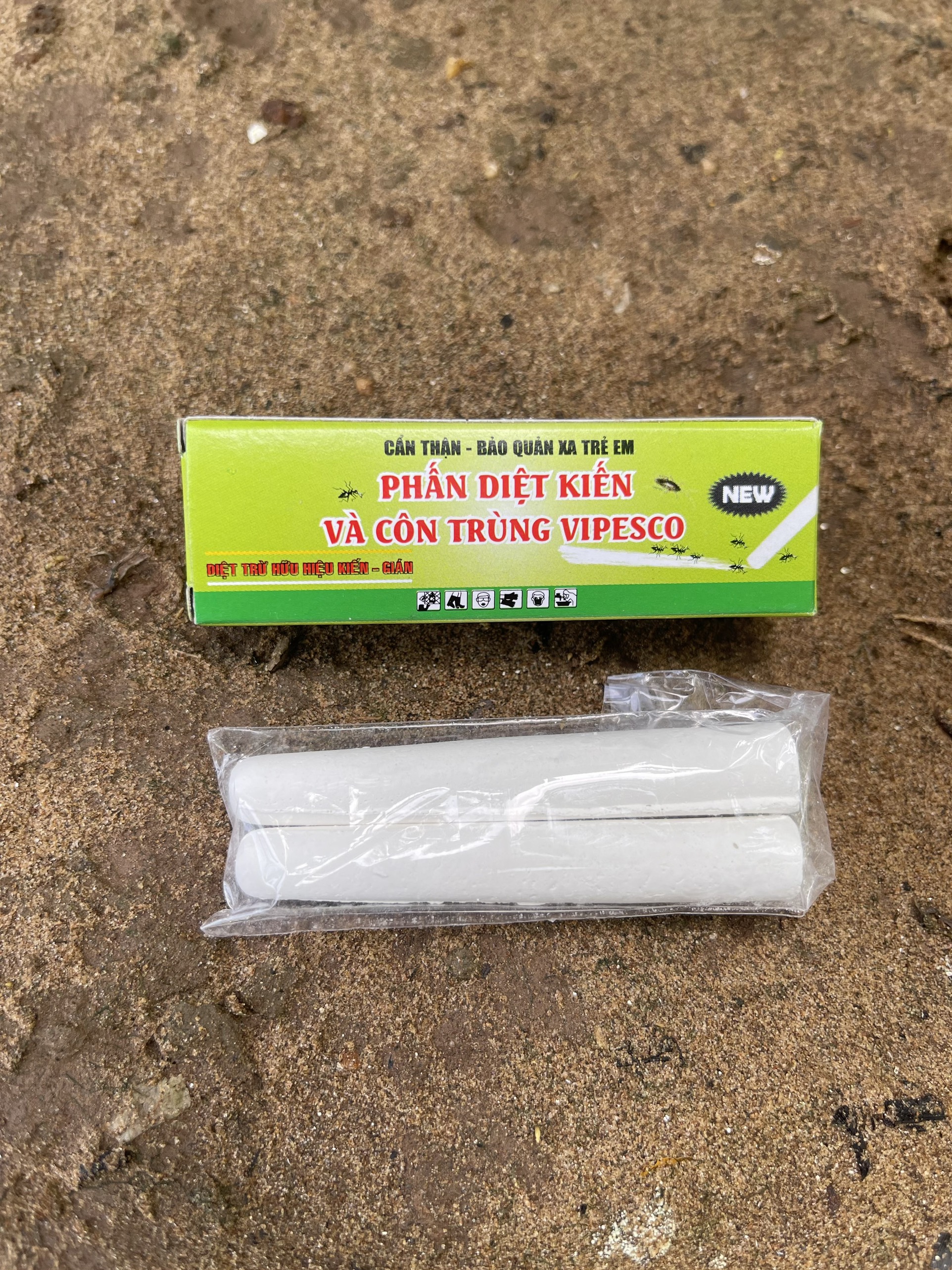 Phấn diệt kiến và côn trùng hộp 2 viên