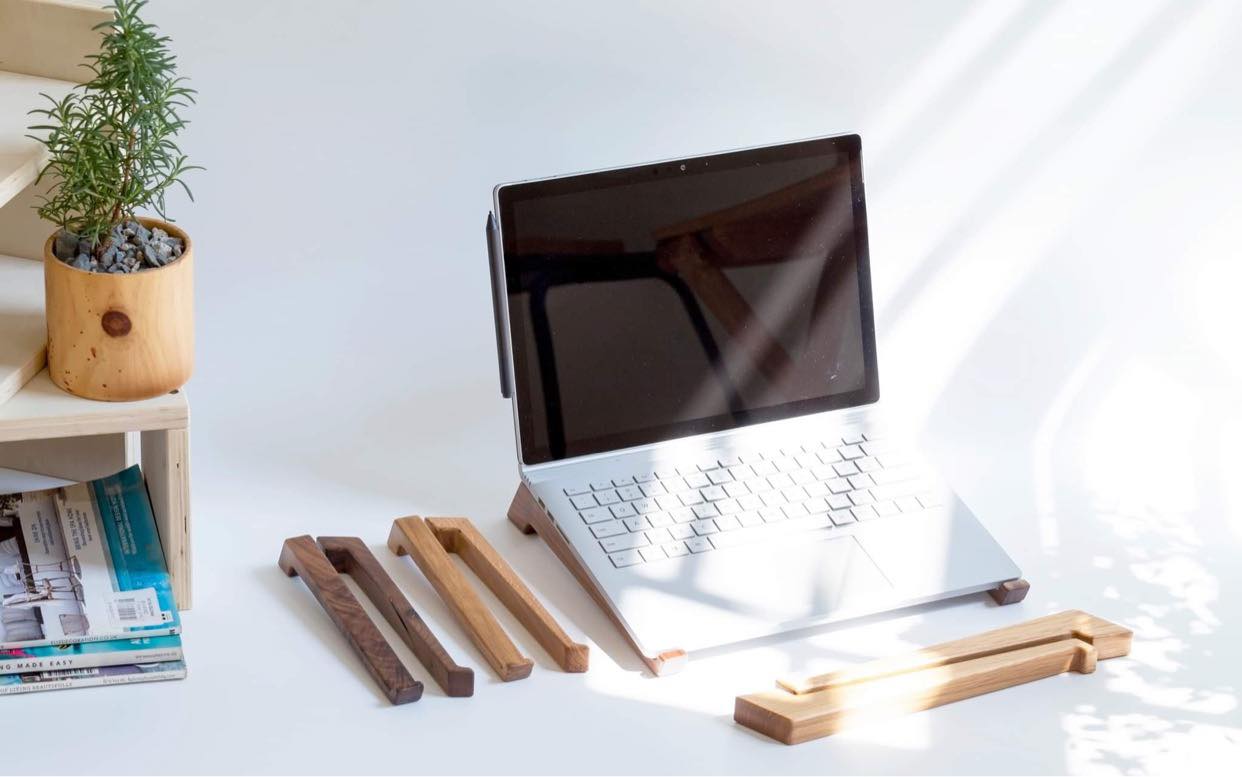 Kệ - giá đỡ tản nhiệt Laptop - gỗ Walnut