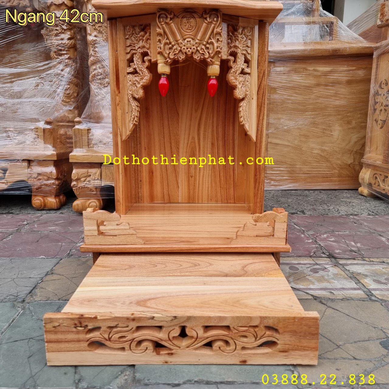 Bàn thờ thần tài ông địa gỗ xoan ngang 42cm mẫu mới