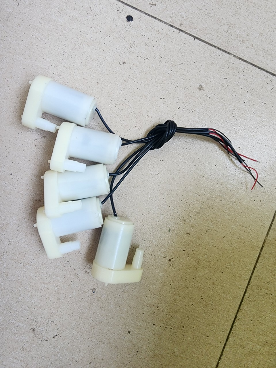 Bơm đứng mini 3v 5v