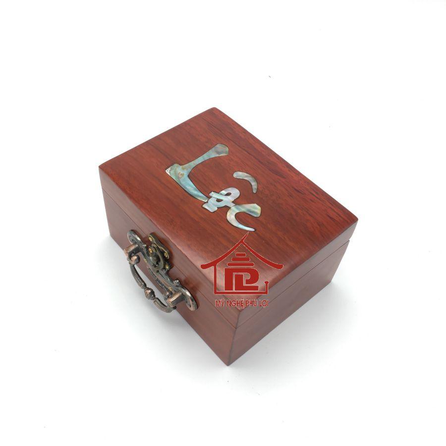Hộp đựng trang sức, con dấu công ty