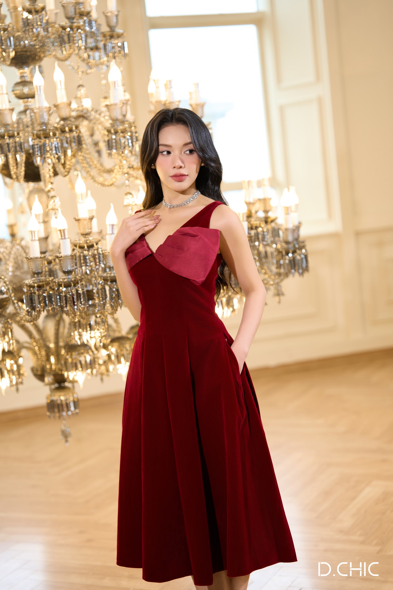 D.CHIC Váy nhung cổ V phối nơ to MS: 2813224