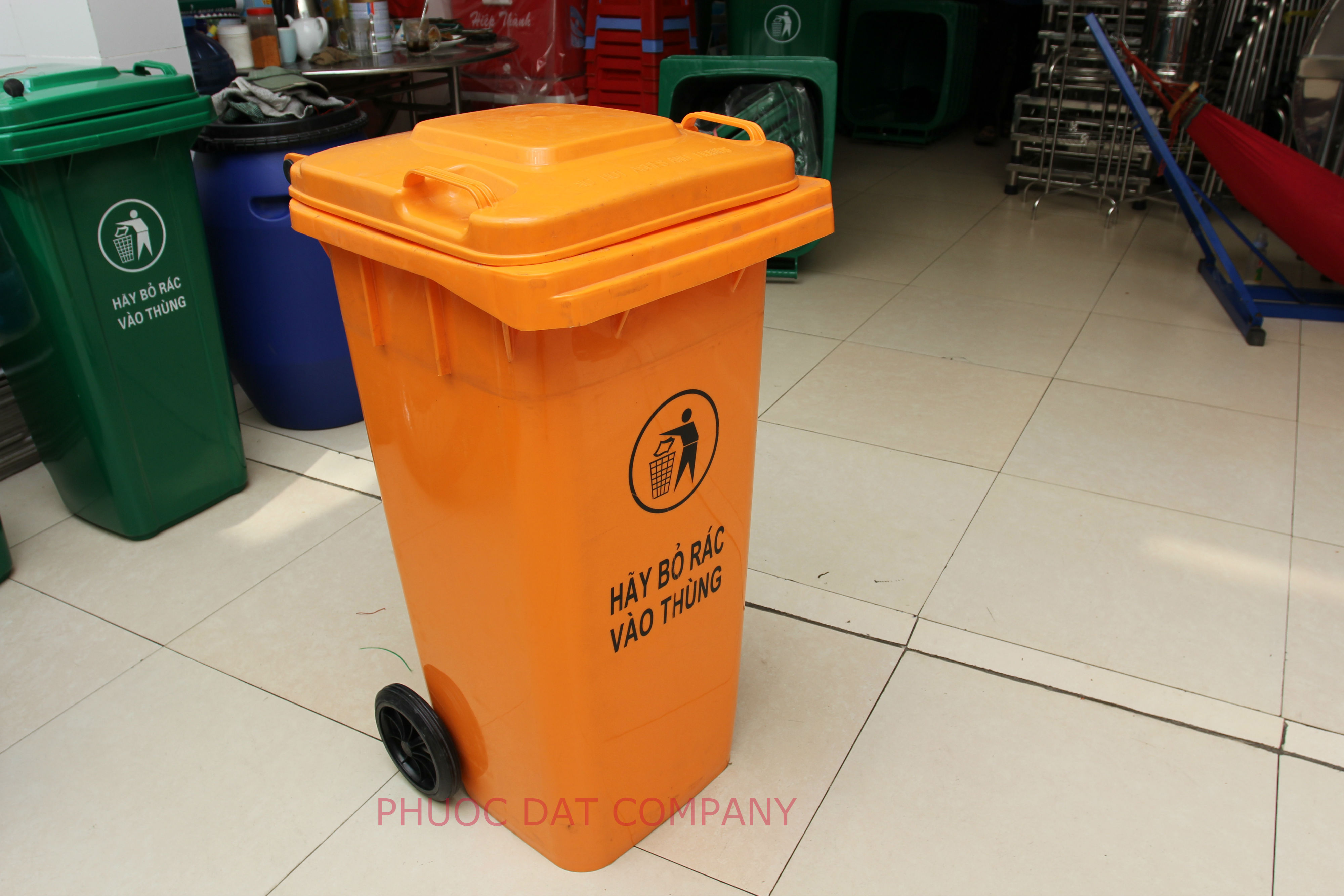 Thùng rác công cộng 120 lit nắp mở có bánh xe