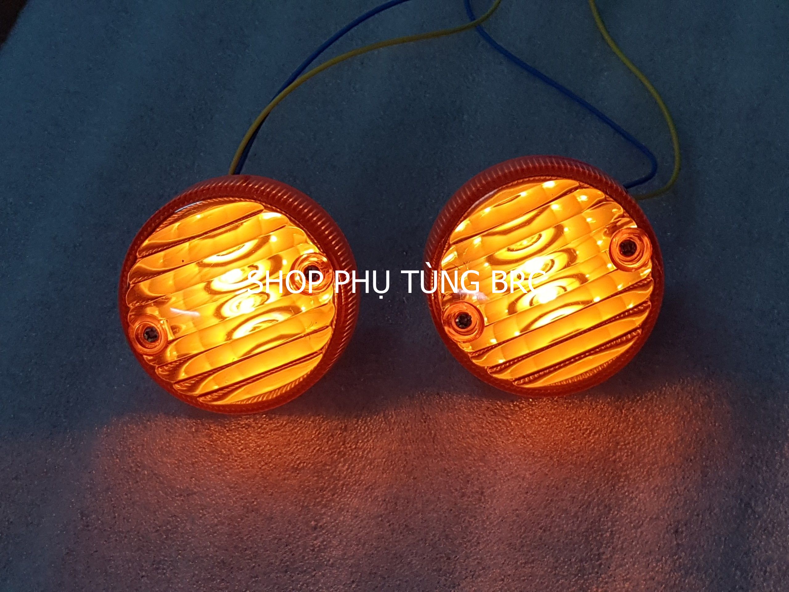 Cặp đèn xi nhan trước xe CUB đời mới.