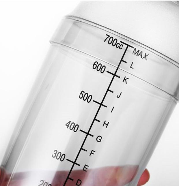 Bình Lắc Shaker Nhựa Bình 700 ML loại tốt