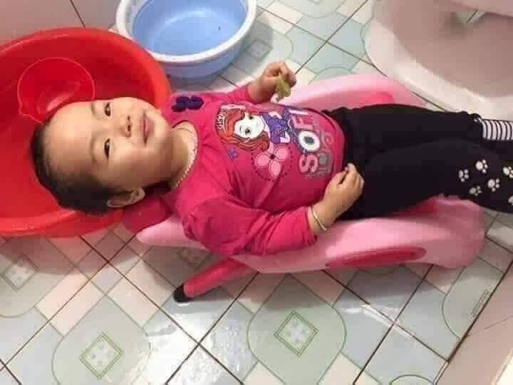 GHẾ TẮM GỘI ĐA NĂNG CHO BÉ