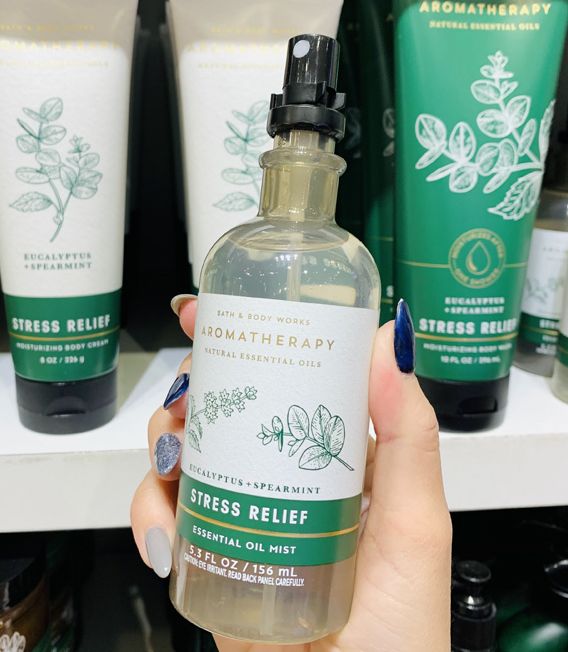 Xịt Thơm Gối thư giãn Bath & Body Works Eucalyptus+Spearmint 156ml