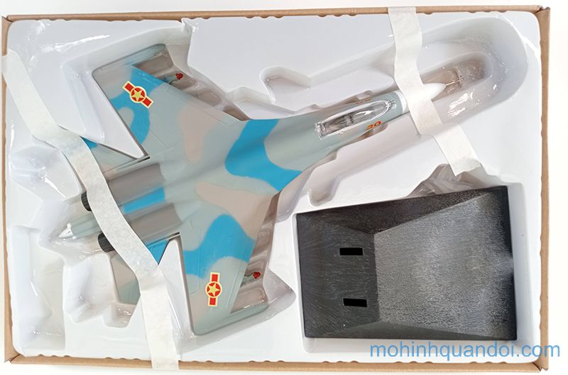 Mô Hình Máy Báy Su-30 Cờ KQVN Dài 33cm ABS