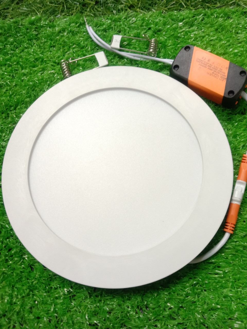Đèn LED âm trần 9w,12w lắp âm trần thạch cao