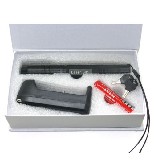 (TẶNG QUE CHỌC SIM)Đèn pin Laser 303 tia xanh