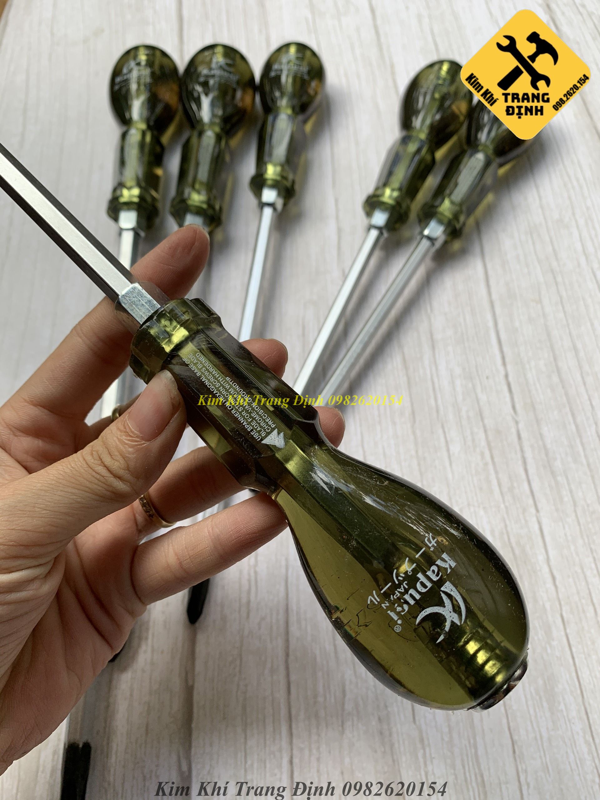 Tô Vít Đóng Nhật Bản 2 Cạnh và 4 Cạnh (chiều dài 150 – 200mm) - phi 6 và phi 8 - 1 chiếc