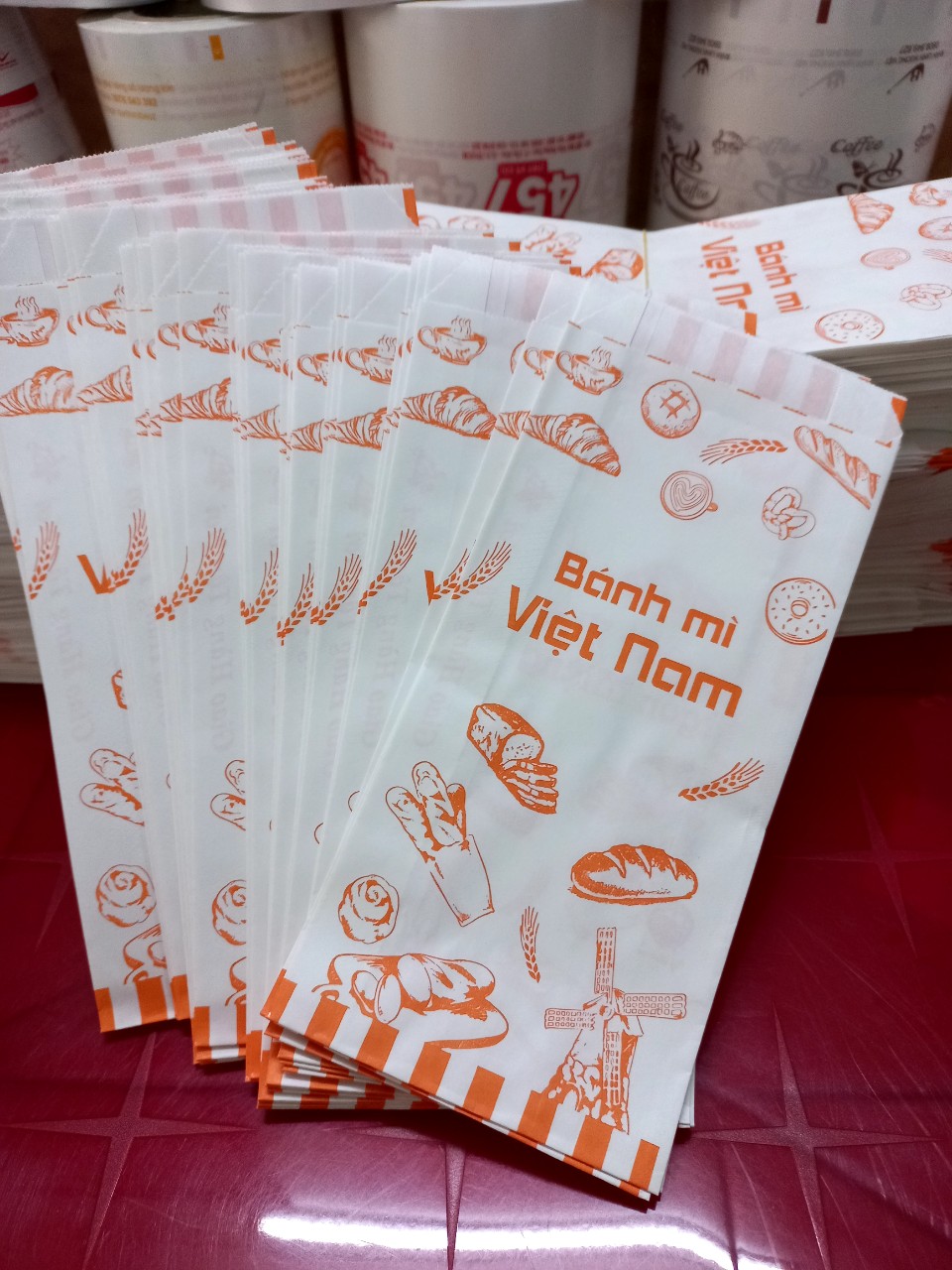 Túi giấy bánh mì in sẵn ( 100 cái)
