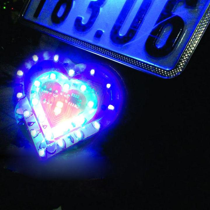 Đèn led hình trái tim nhỏ cho xe máy