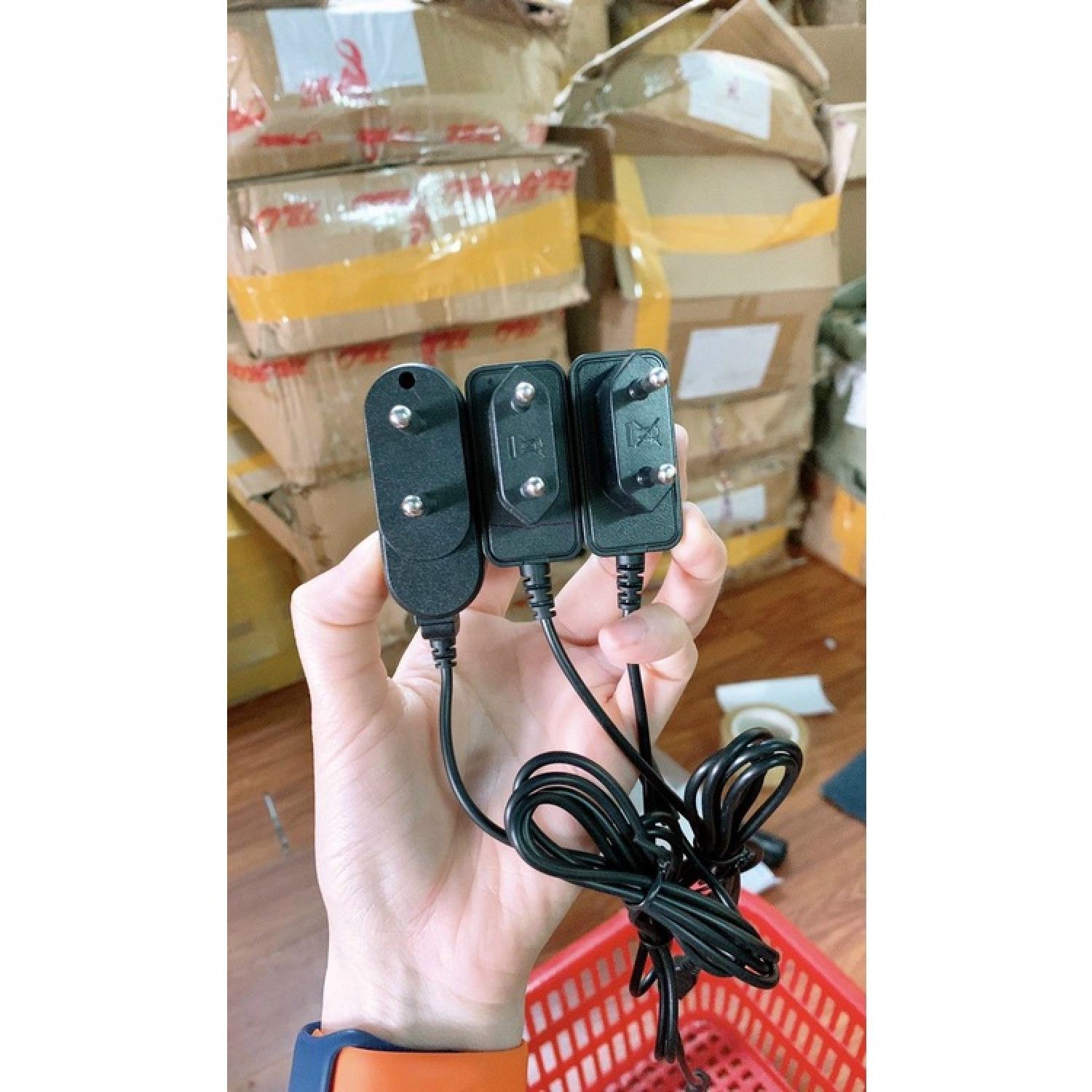 BS28 - Bộ sạc liền dây zin máy chân Micro