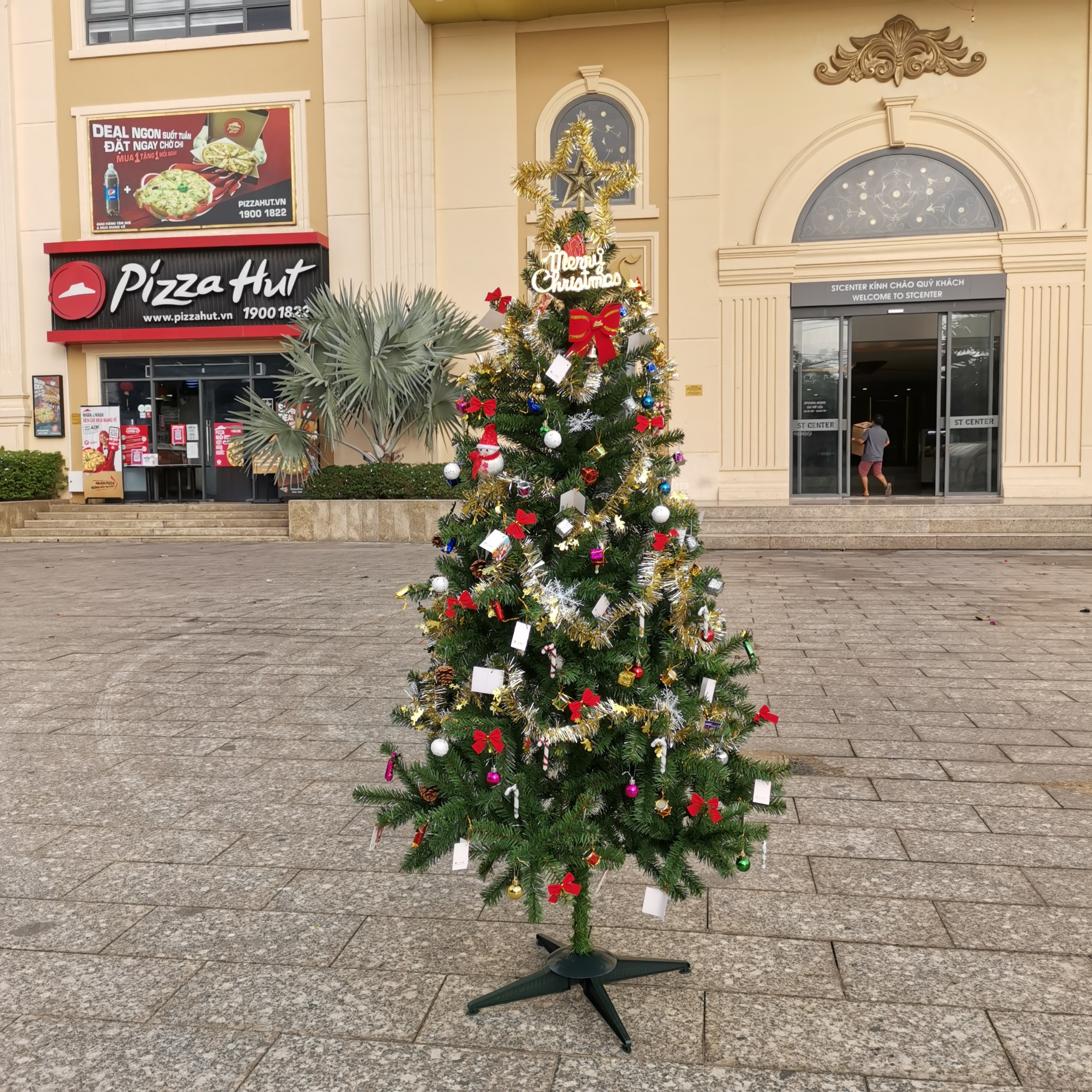 Cây thông noel 1M8 XANH TRƠN KÈM PHỤ KIỆN trang trí decor giáng sinh trong nhà ngoài trời