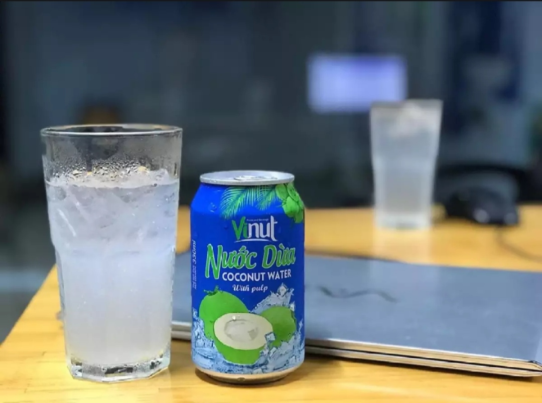 [ LỐC 6 LON ] Nước Dừa có cơm dừa Vinut 325ml