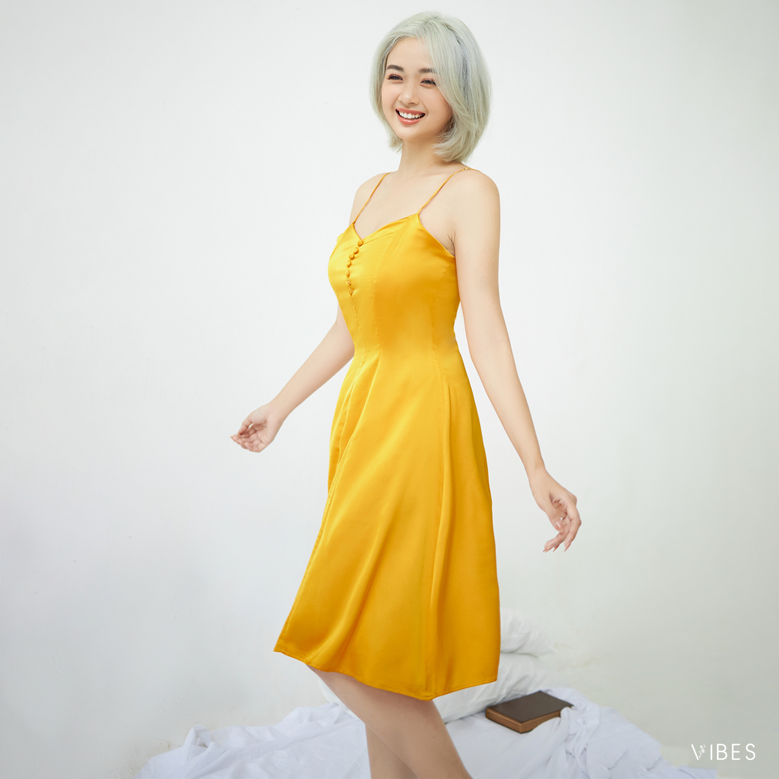 VIBES Váy ngủ lụa trơn Lady Dress