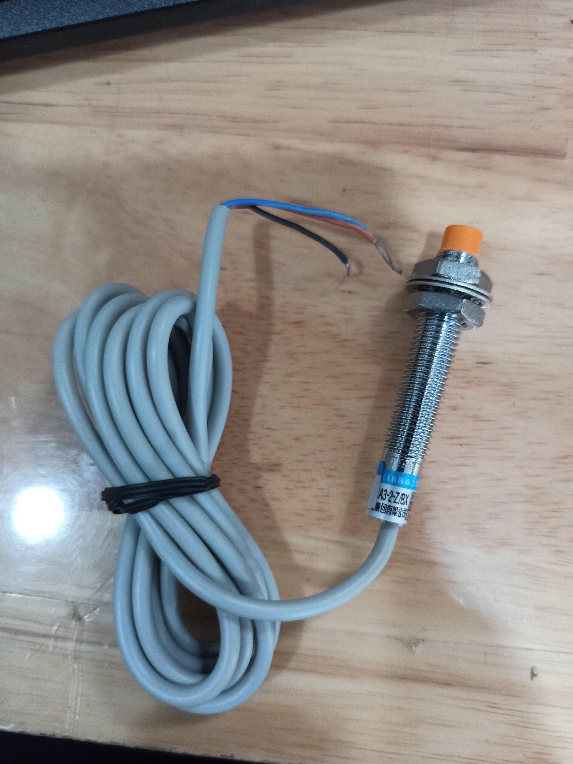 Cảm biến tiệm cận tròn phi 8 NPN
