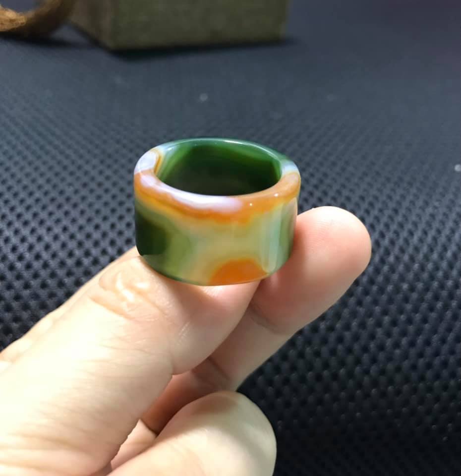 NHẪN CÀN LONG ĐÁ MÃ NÃO XANH